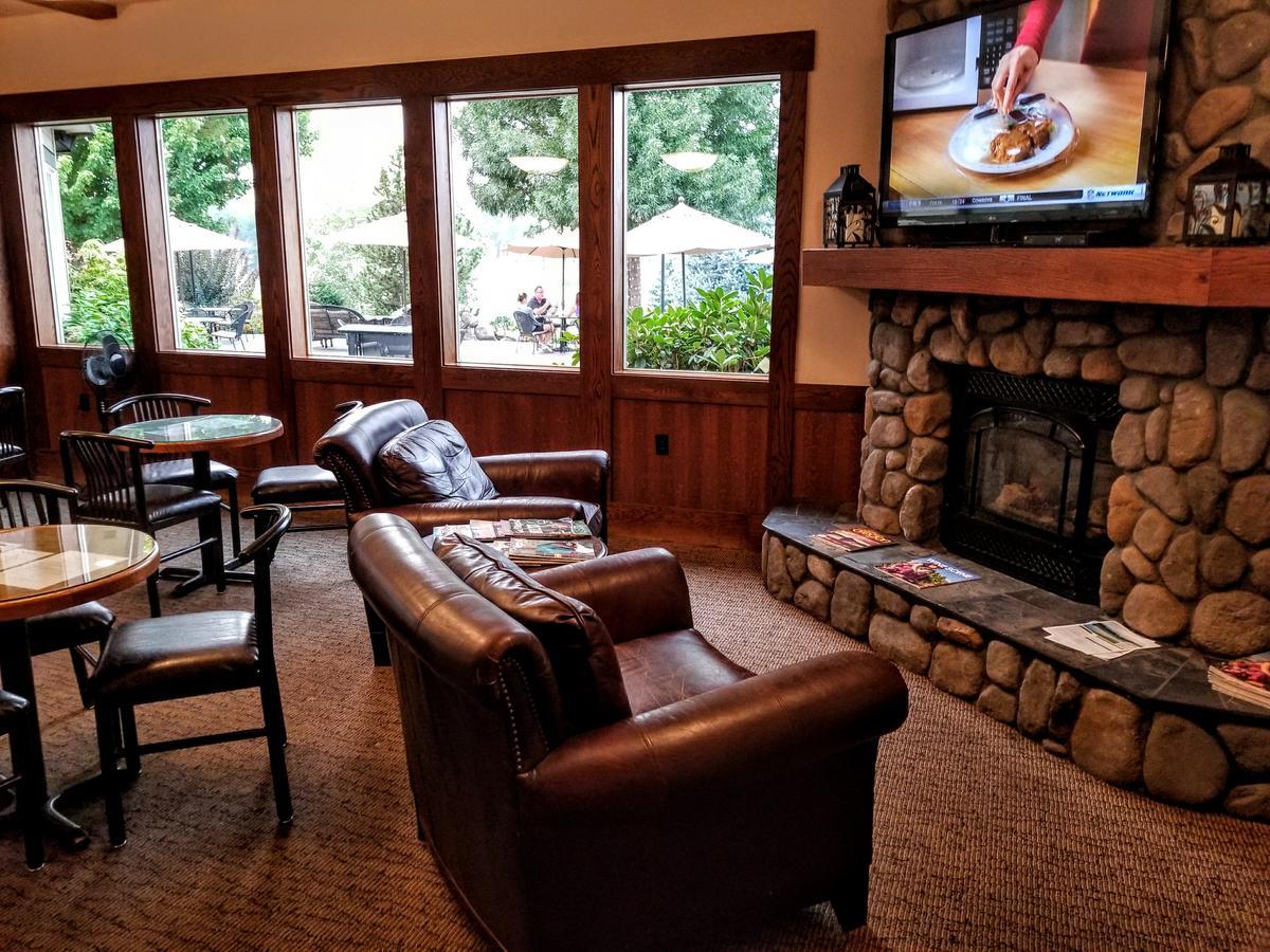 Resort At Eagle Point Golf Club Lodging Экстерьер фото