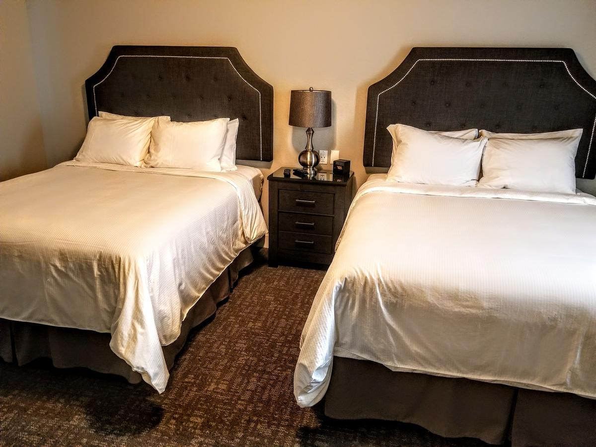 Resort At Eagle Point Golf Club Lodging Экстерьер фото
