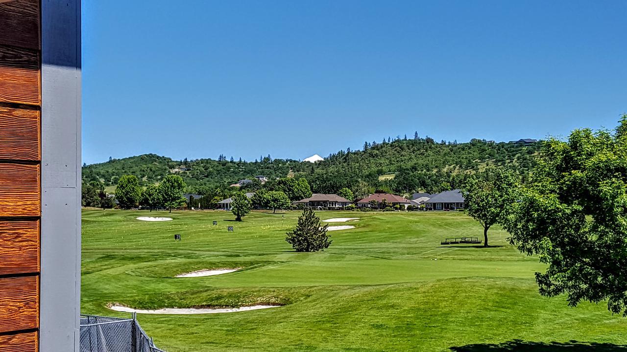 Resort At Eagle Point Golf Club Lodging Экстерьер фото